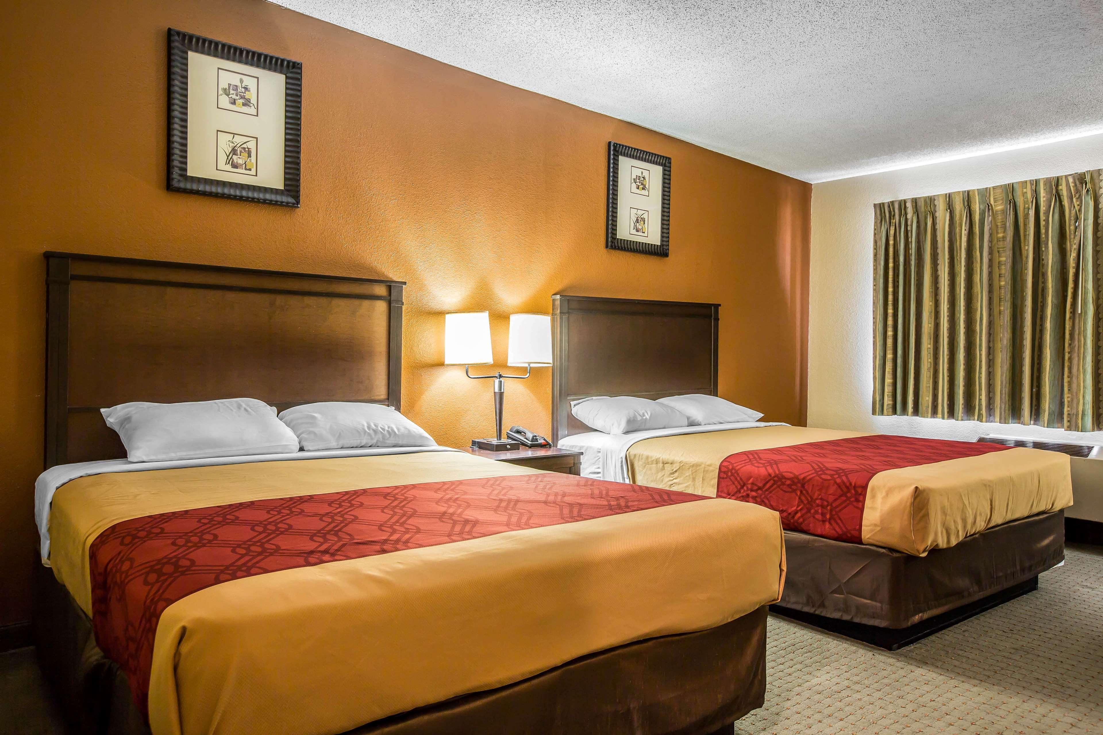 Baymont By Wyndham Ontario Hotel Exterior photo