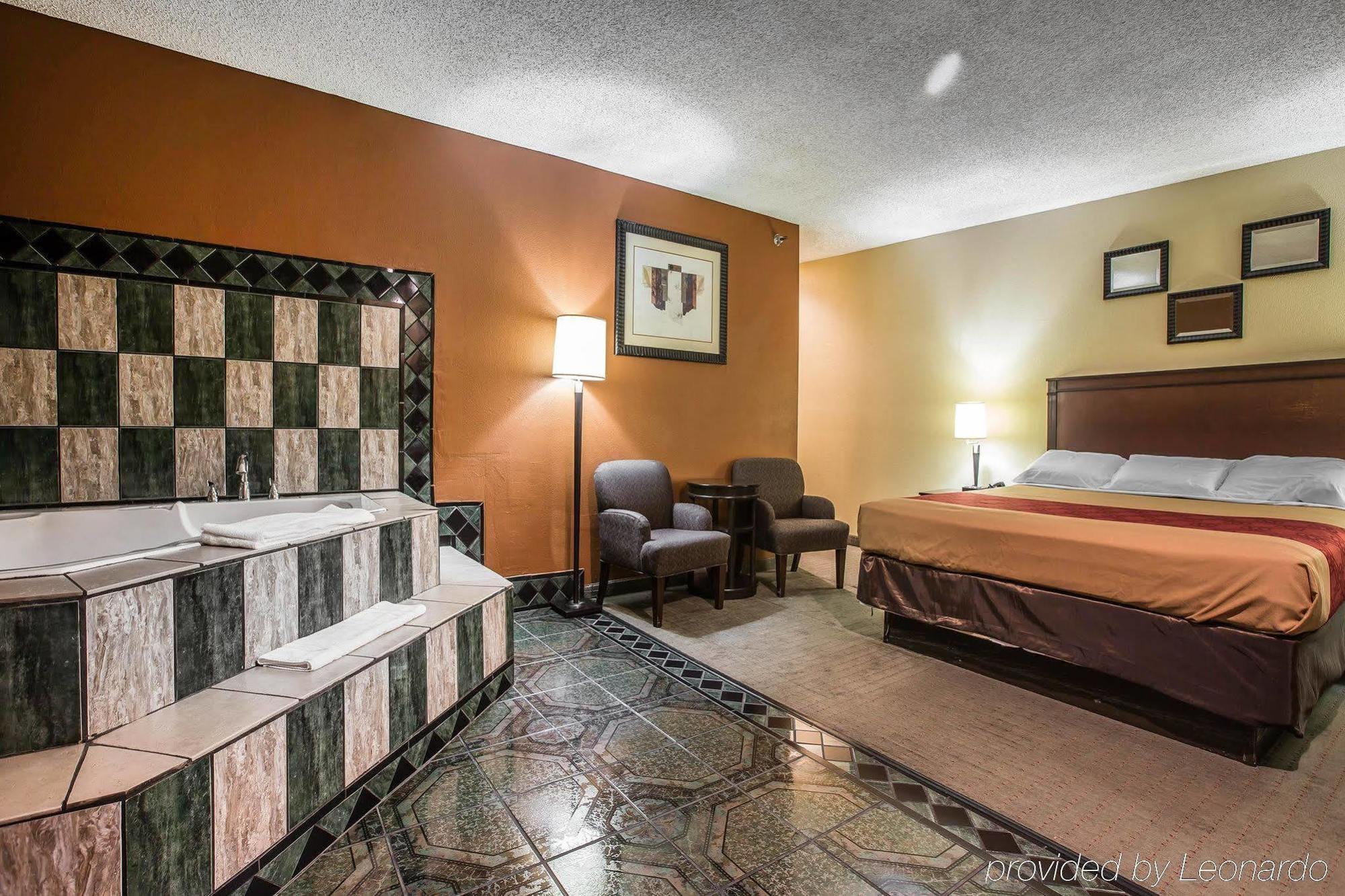 Baymont By Wyndham Ontario Hotel Exterior photo